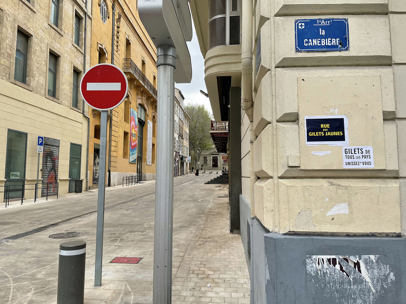 La Canebière becomes the Rue des Gilet Jaunes.
