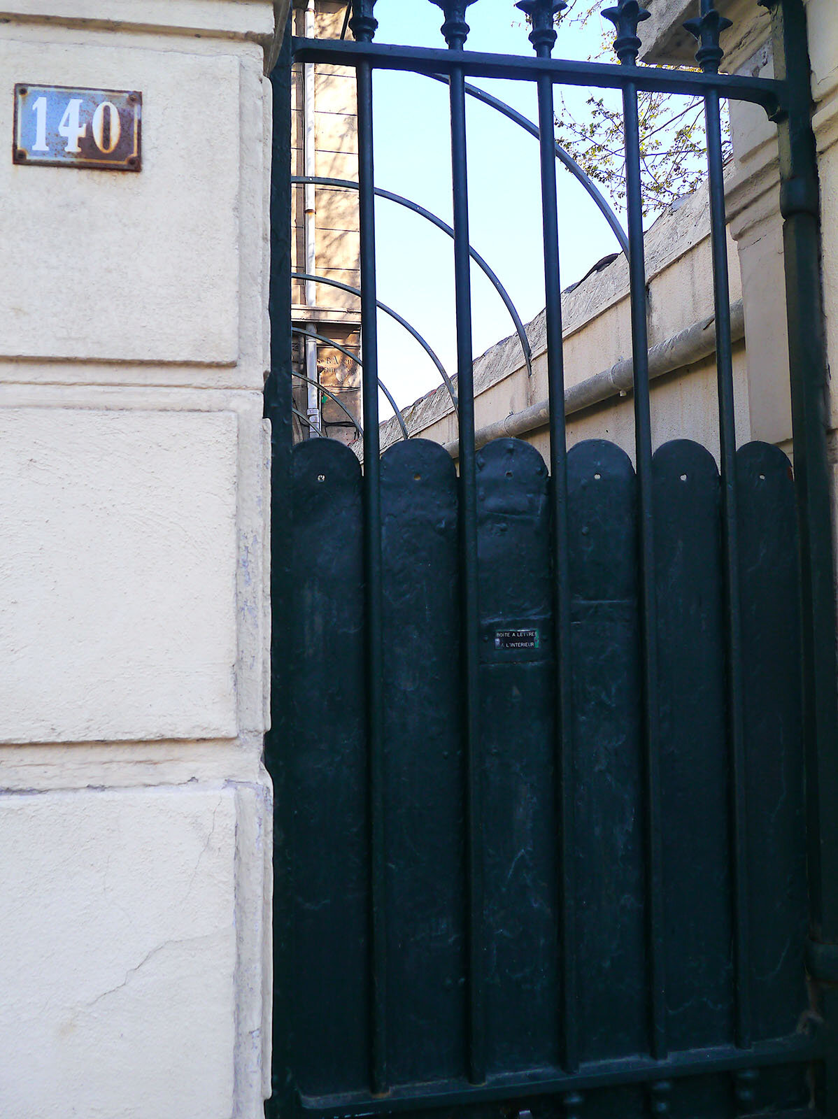 Gateway to enter La Rose du Ciel