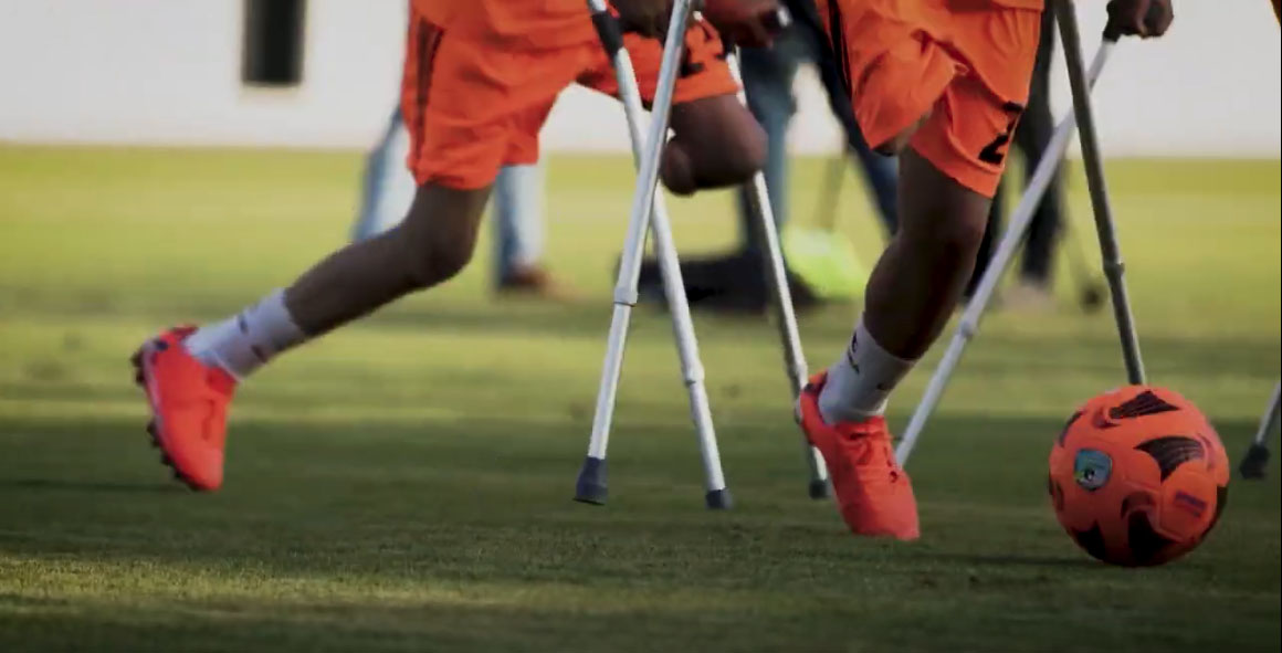 injured gazan kids playing football in yallah gaza - roland nurier - the markaz review
