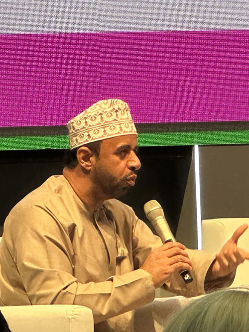 Omani poet and author Zahran Alqasmi at the Abu Dhabi Int'l Book Fair '23 (photo Rana Asfour).
