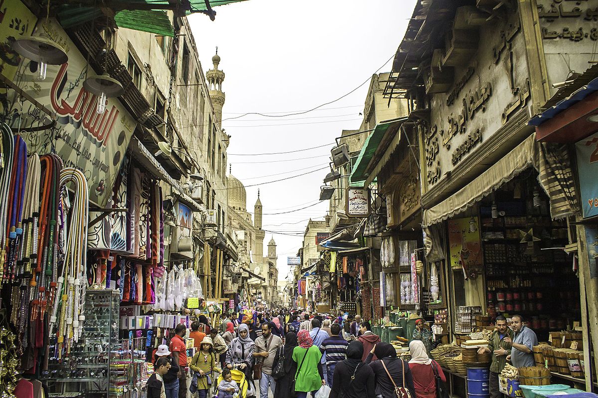 يوم في حياة كارولين كامل في سوق السبت بالقاهرة