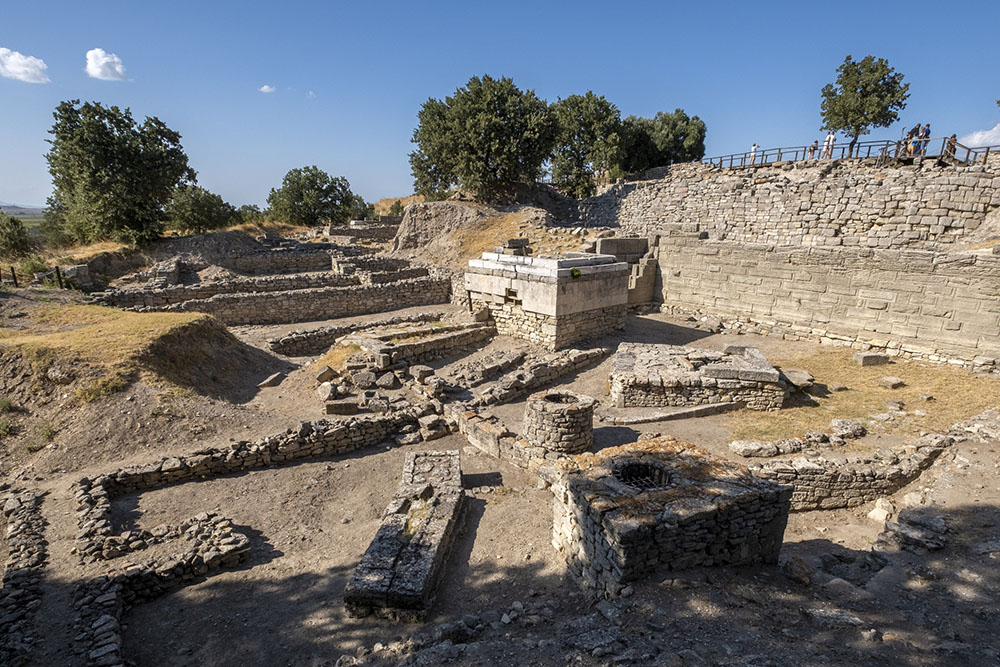 Troy is a historical city on the outskirts of Kaz Mountain nr borders of Ãnanakkale province - located just south of the southwest mouth of the Dardanelles Strait