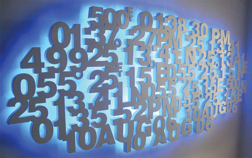 Directions (Triangle). 2006. Aluminium and LED light. 88 x 214 cm. Image courtesy Gallery Isabelle Van Den Eynde, Dubai