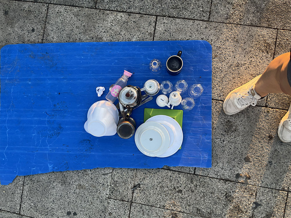 Displaced people’s dishes on the corniche, Beirut. October 4, 2024. Photo by Rima Rantisi