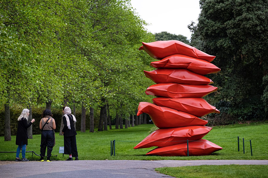 Shaikha Al Mazrou, 'Red Stack' (2022). Frieze Sculpture, The Regent's Park, London (14 September–13 November 2022 courtesty Lawrie shabibi