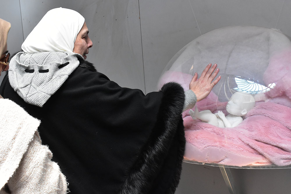 Anwar Al-Akhdar’s To Heal centers on a glowing fetus