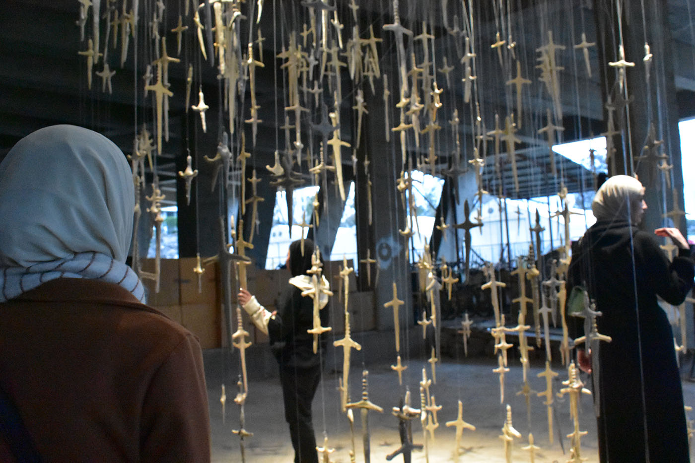 Rala Tarabishi’s installation Embed invites viewers into a circular field lg