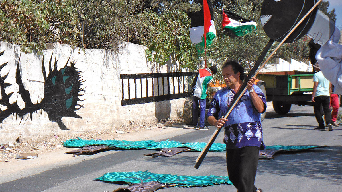 Theatre artist Hector Aristizabal in Bil'in.