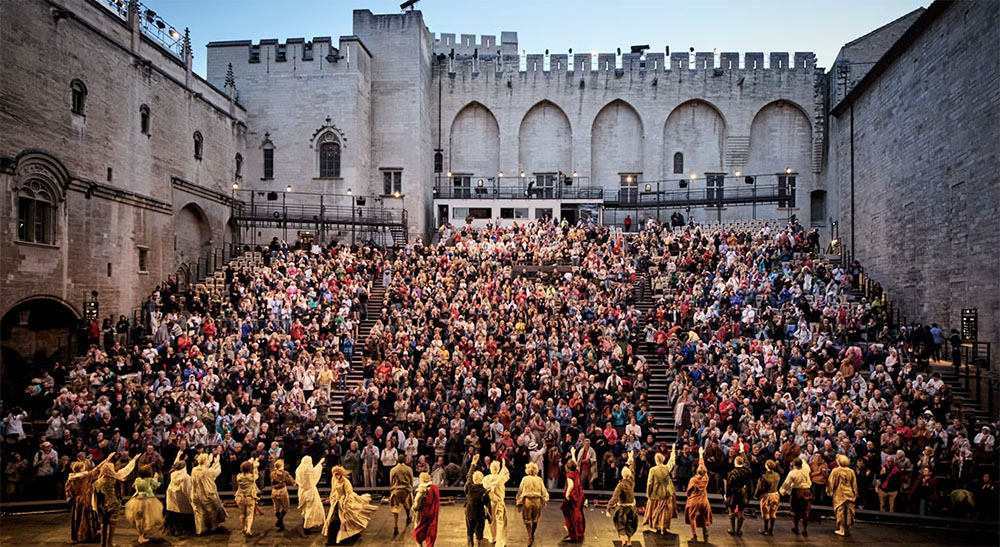 A full house this year at the Festival d'Avignon, where theatre is life for two weeks in July (photo Christophe Raynaud de Lage courtesy Avignon Festival