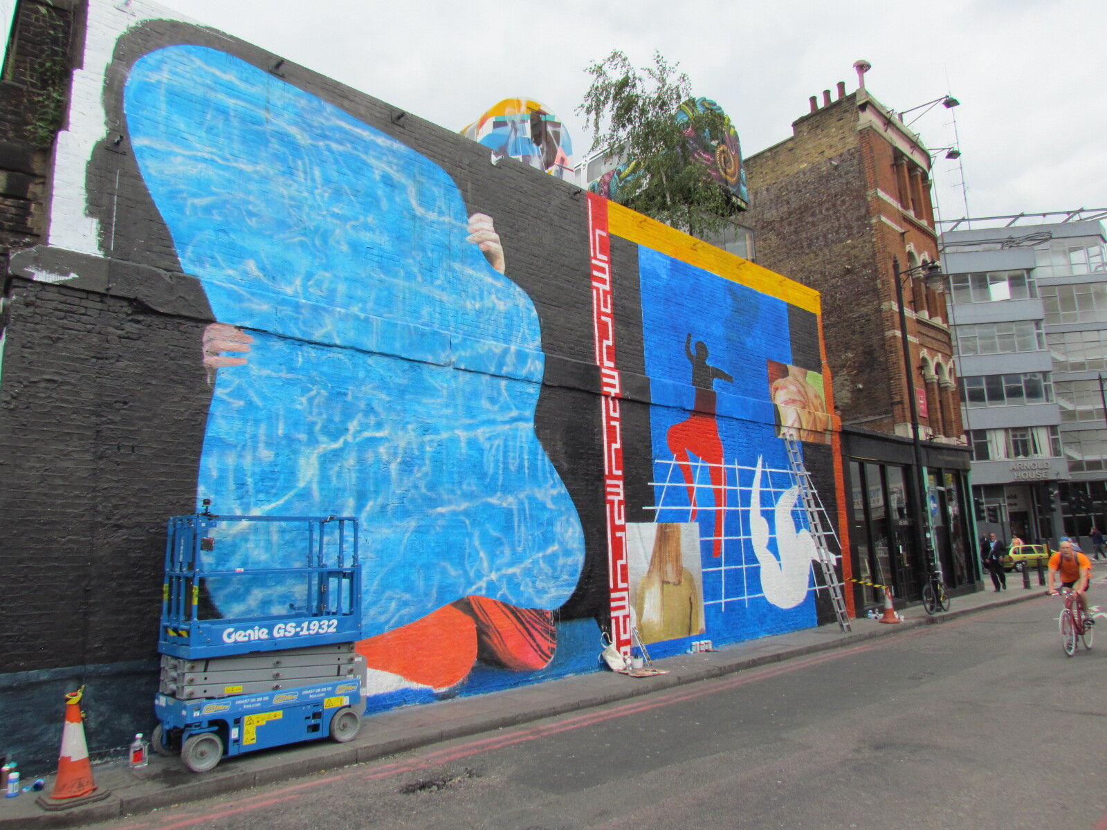 SHOREDITCH, LONDON Polish street artist Slawek Czajkowsku, aka Zbiok, was inspired by the international movement of artists calling for the release of cartoonist Farghadani. Czajkowsku painted this mural for the campaign <em data-eio=
