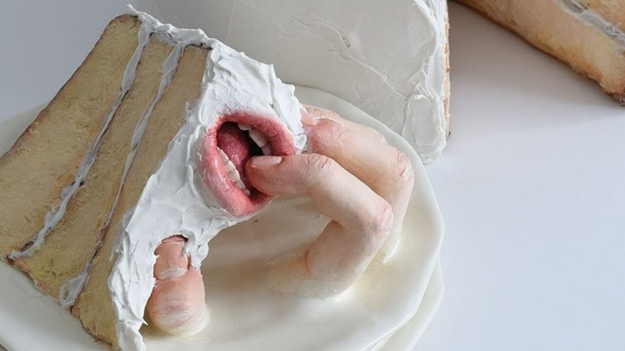 piece of cake - ronit-baranga-Clay, glaze, acrylic pain and, molding paste - 2020 - 11 x 20 x 20 cm