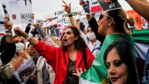 Women Are the Face of Iran’s Leaderless Revolution