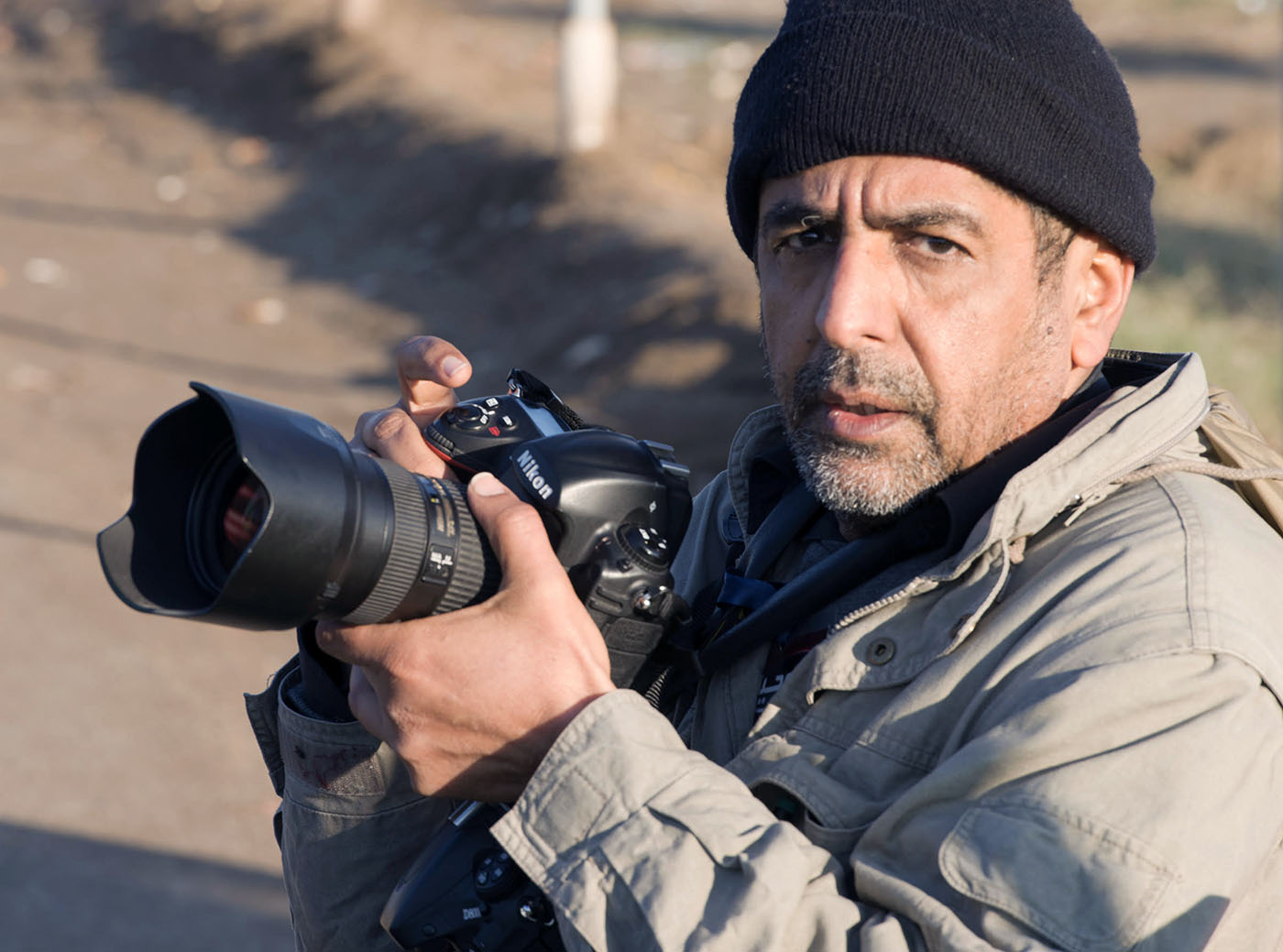 11. Le photographe Jassem Ghazbanpour au travail (Vida Zarkeshan).
