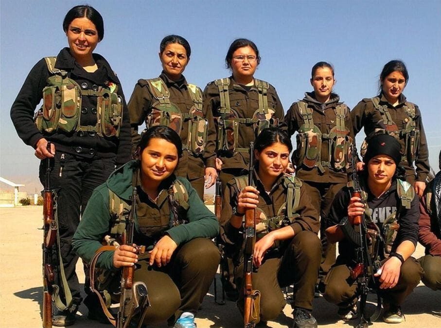 Kurdish Female Fighters outside of Kobani in Rojava (courtesy rudaw.com).