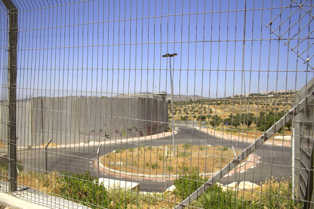 Wall separating Palestine from Israel photo Paul Prescott