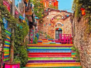 In and Between Languages: Writing on the Fault Line