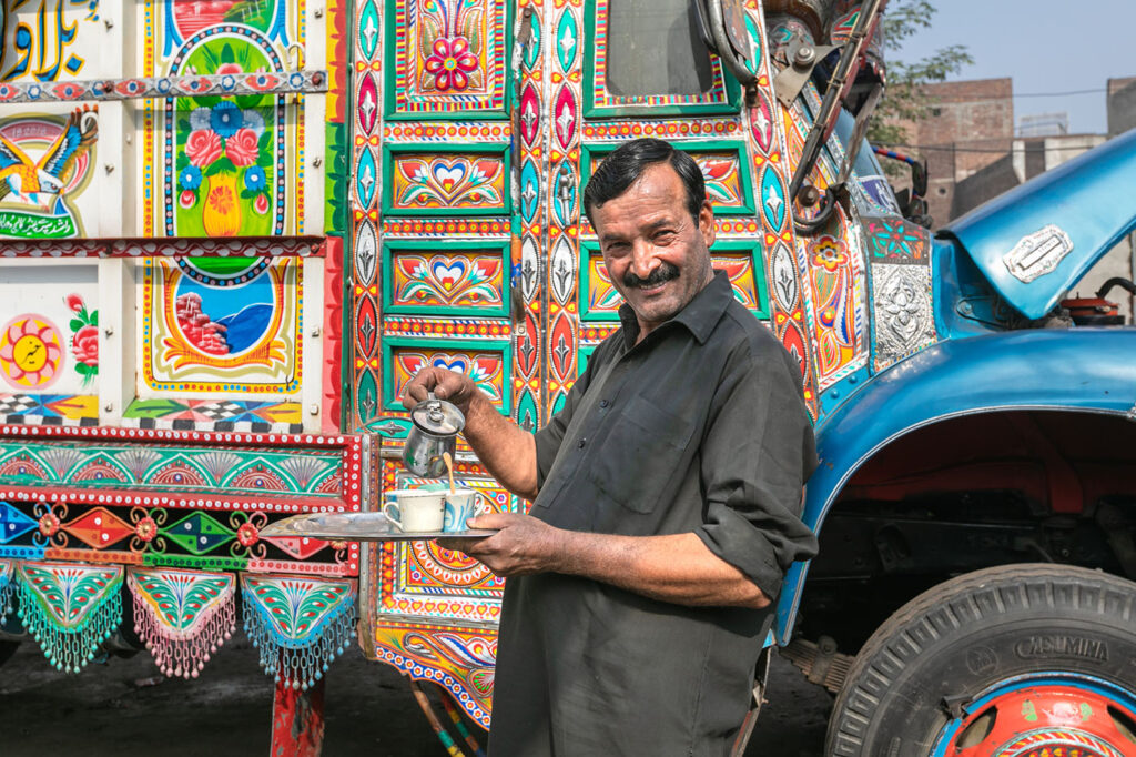 A man in Lahore enjoys his tea - photo Ekaterina Tsvetkova
