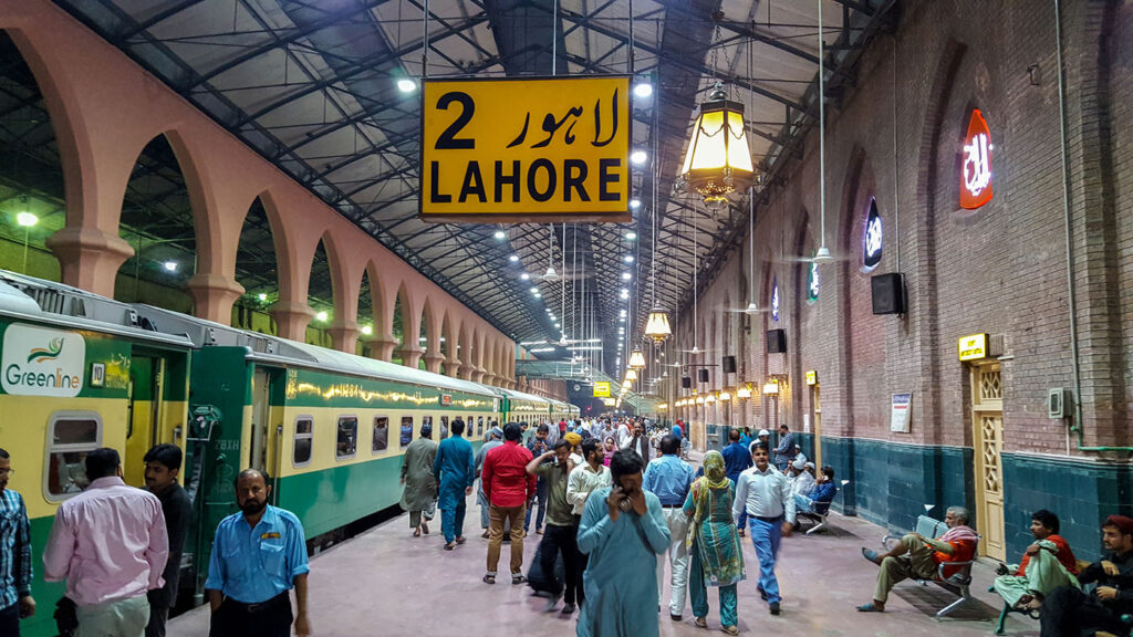 Passengers catching the train in Lahore photo Aleem Zahid Khan