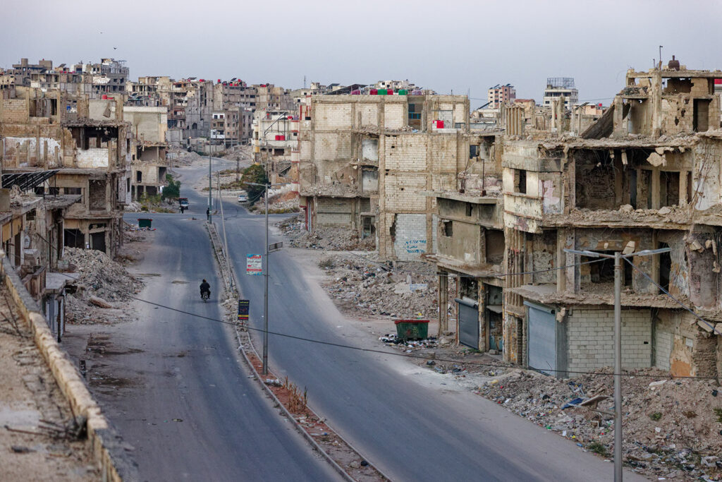 Homs' damaged neighborhoods extend to the very center of the Old City
