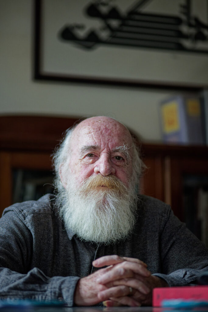 Septuagenarian calligrapher Mounir Shaarani broke fourteen years of public silence by hosting his first exhibition in Syria at the Ghassaniya theatre