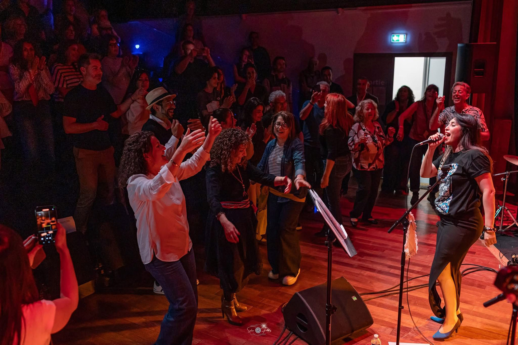 Algerian Mother Tongues—the Music of Amel Zen and IWAL