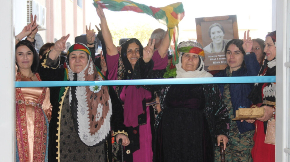 Women at the opening of the Institute - credit Jinha Agency